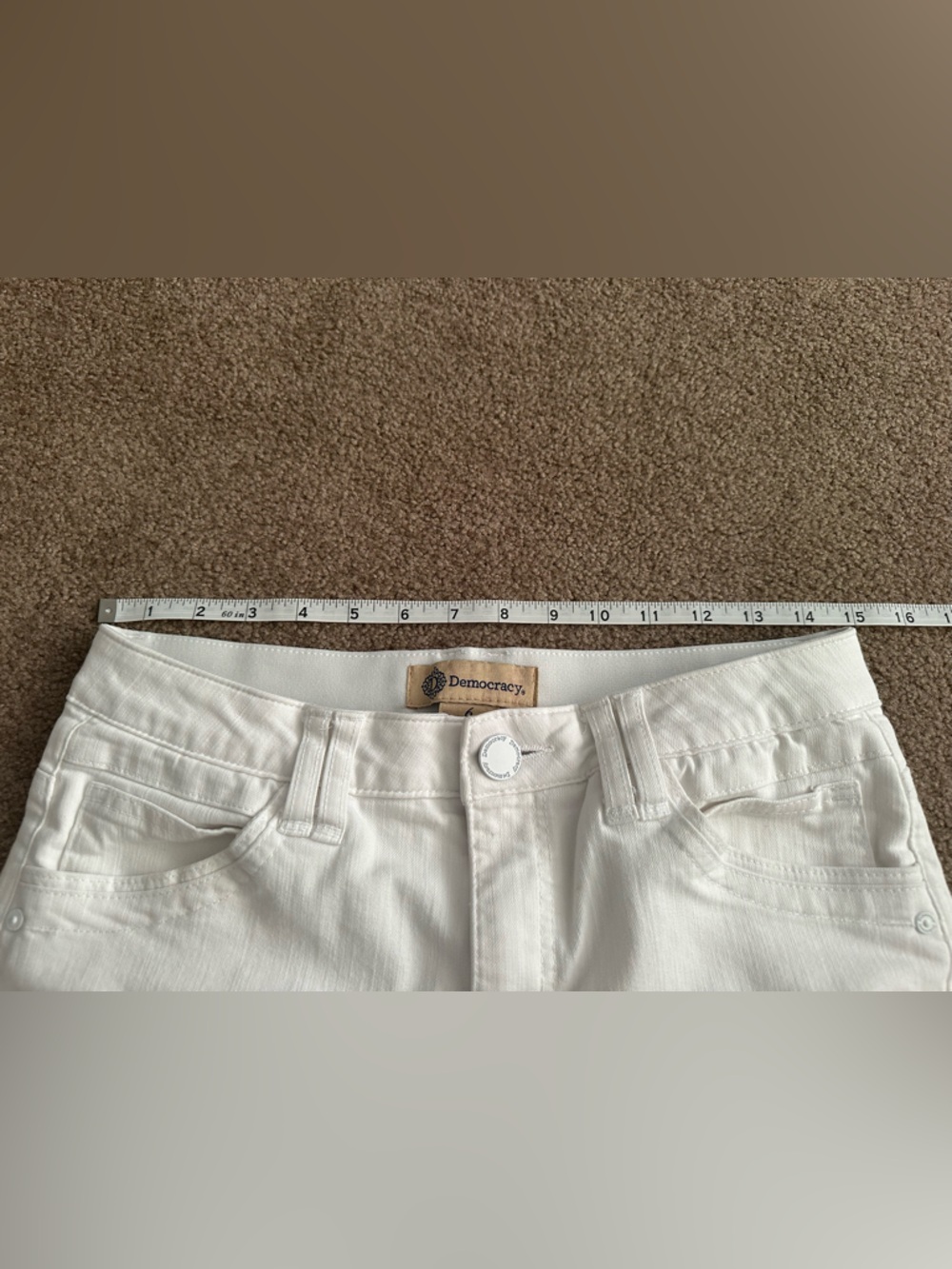Democracy White Flare cropped/capri  Jeans with Frayed Hem Size 6 - Picture 7 of 8